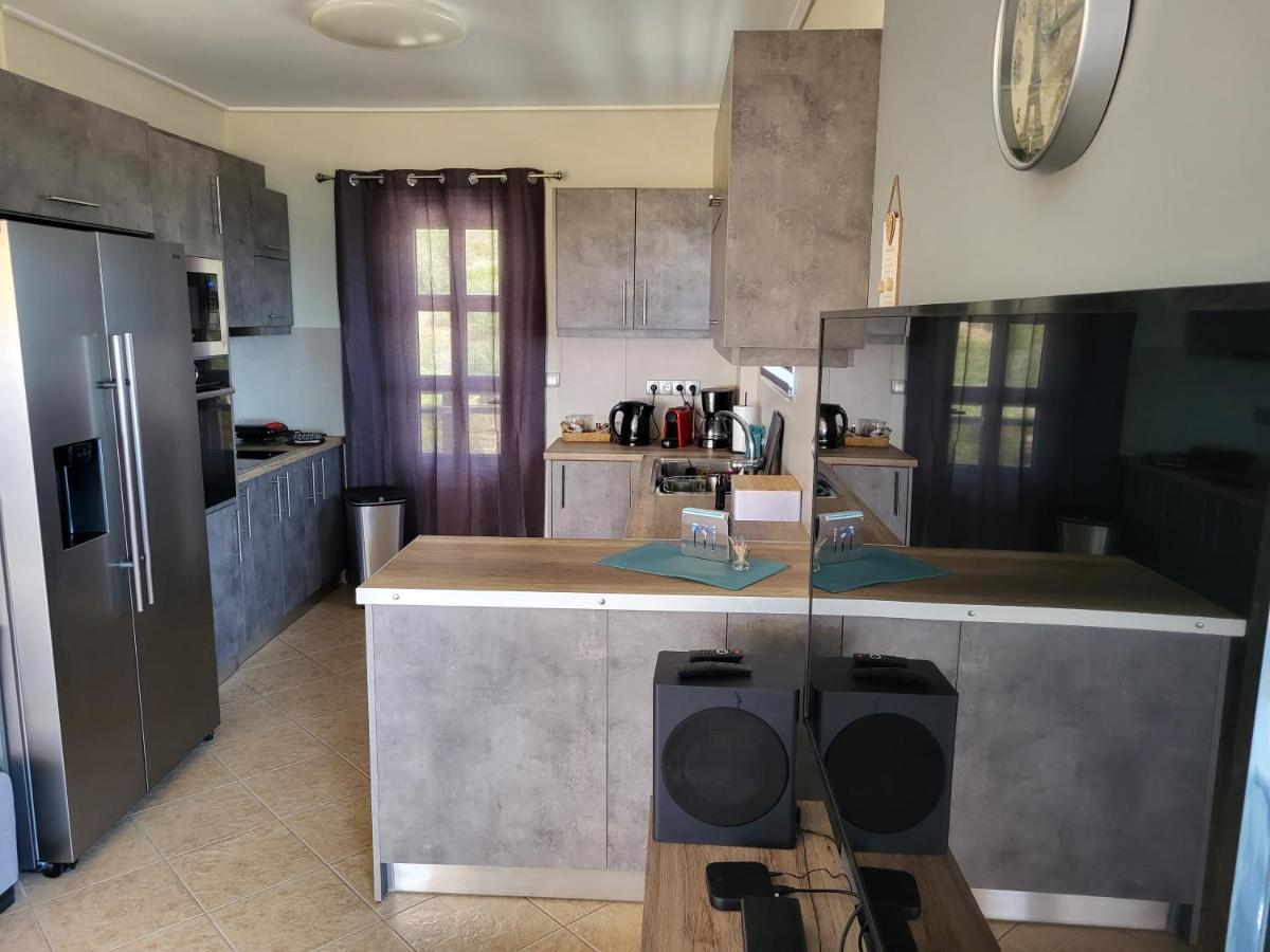 "Stergiou Luxury Apartment 2Nd Floor" Με Κοινη Πισινα Saronida Dış mekan fotoğraf
